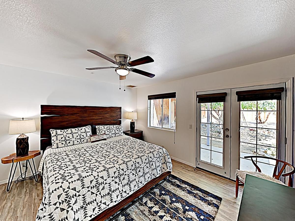 Rawhide Ranch - Walk To Pappy And Harriet'S With Hot Tub! Home Yucca Valley Exterior photo